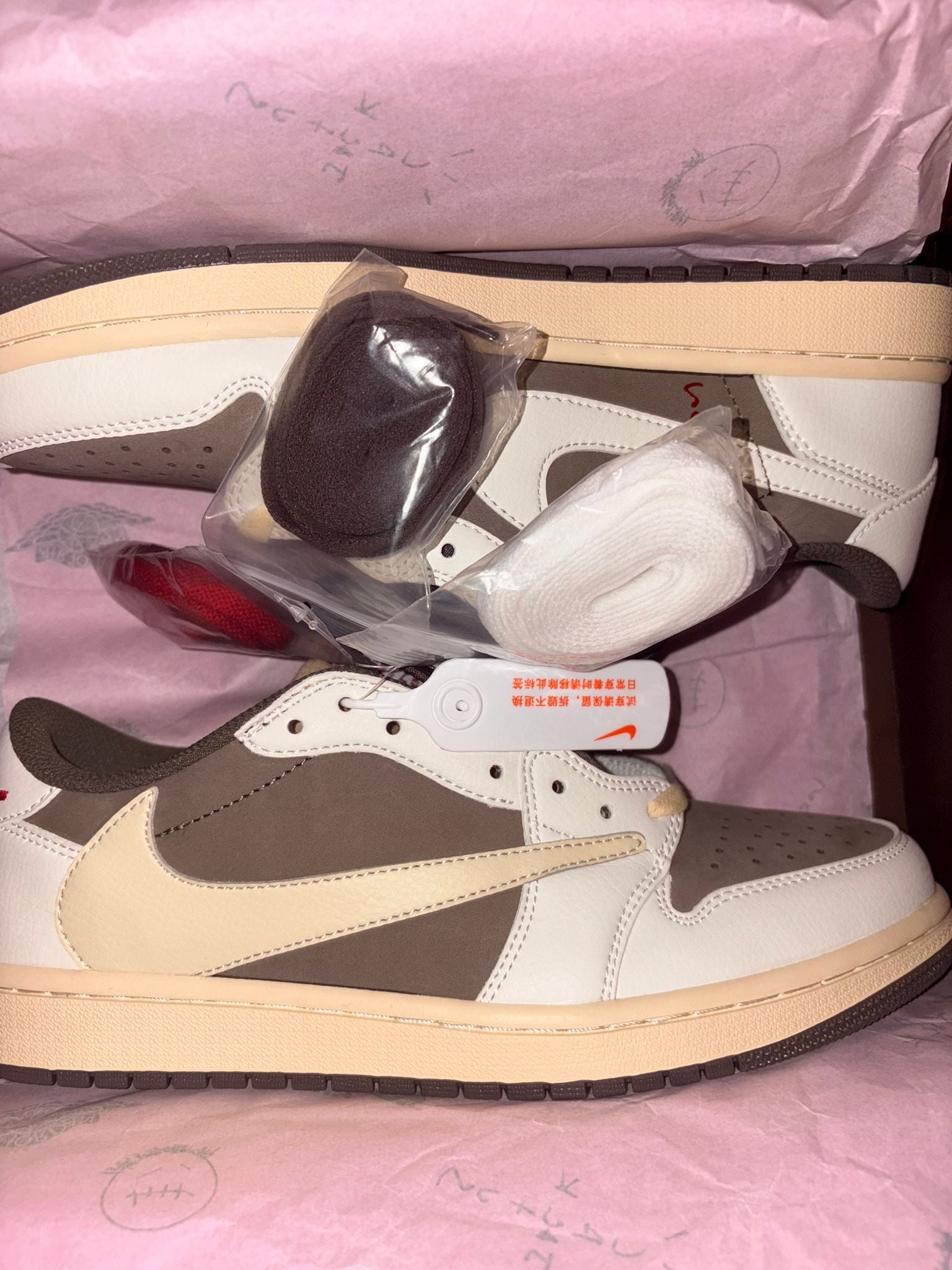 Travis Scott Riverse Mocha